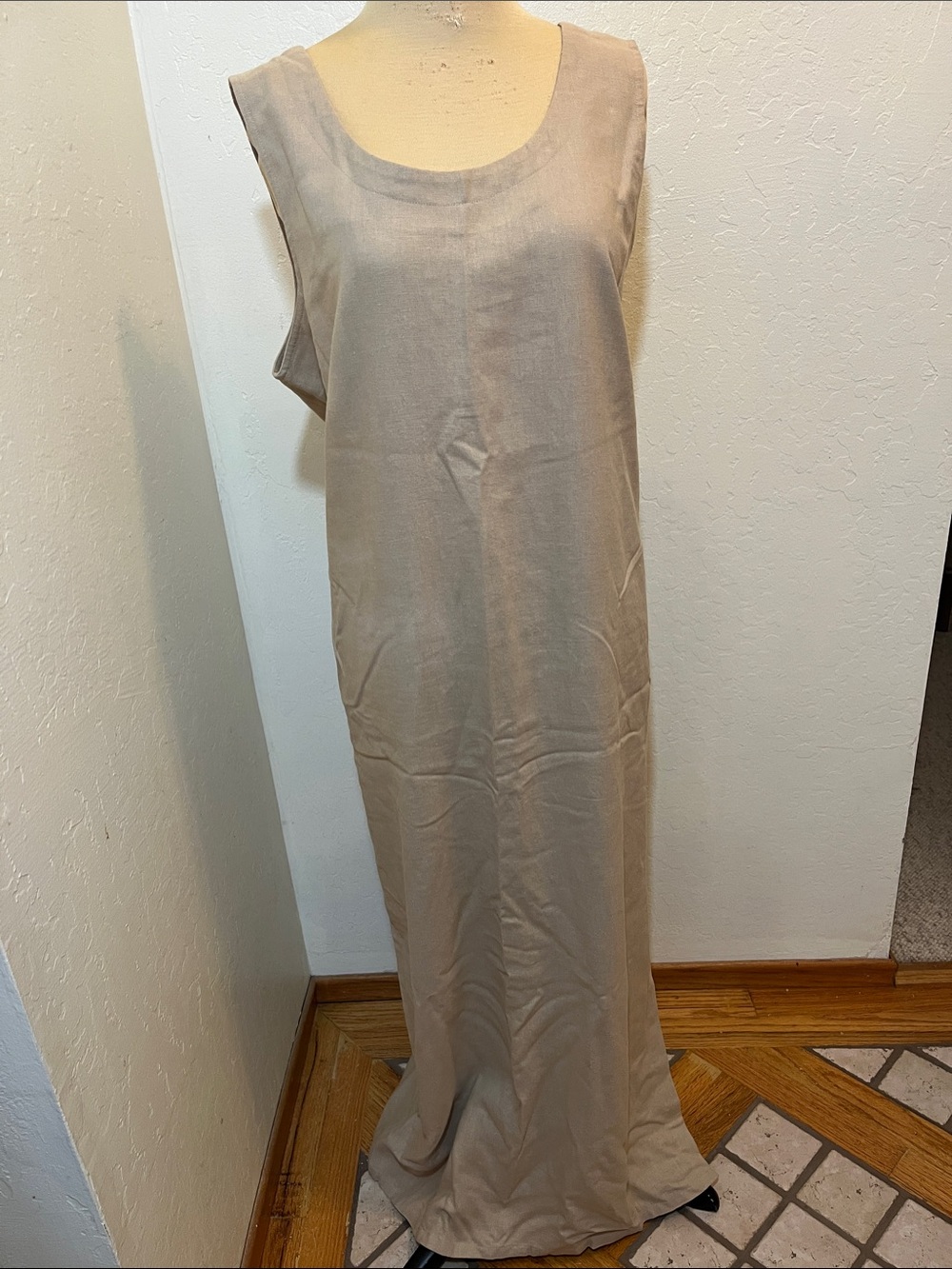 Norton Mc. Naughton, Sleeveless Maxi Dress in Taupe — Effortless Everyday Style
